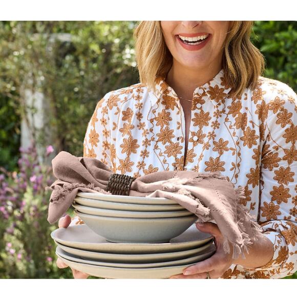 Crate and Barrel Linen Eyelet Fringe Napkin in Warm Plum by Gaby Dalkin 6 Pcs - Picture 8 of 9